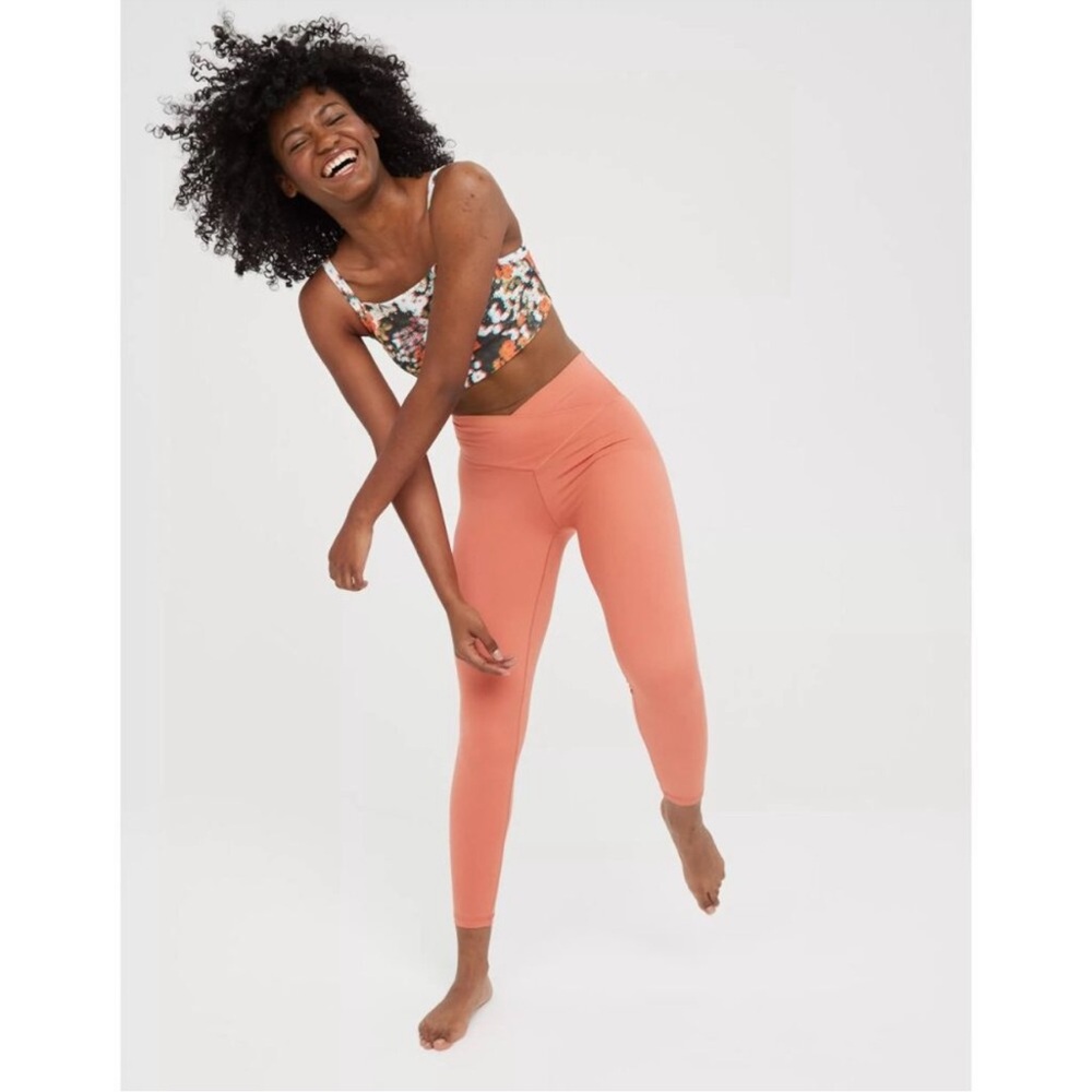 Offline x Aerie Real Me Cross Over 7/8  Leggings In Apricot in size Small